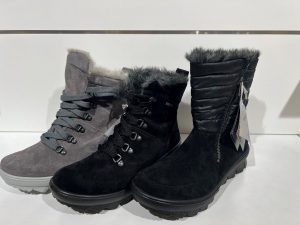 Details wie die griffigen Profilsohlen für rutschige Oberflächen, ein hoher Schaft und das kuschelige Innenfutter machen die Winterschuhe von Legero zu wahren Alltagshelden.